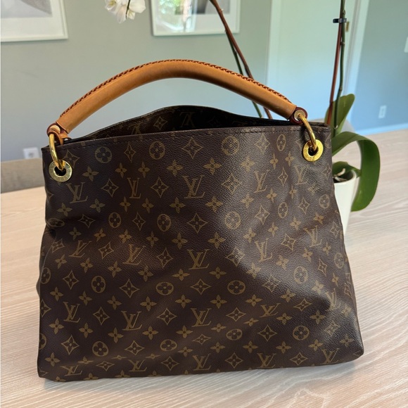 Louis Vuitton Monogram Artsy MM - Picture 6 of 6